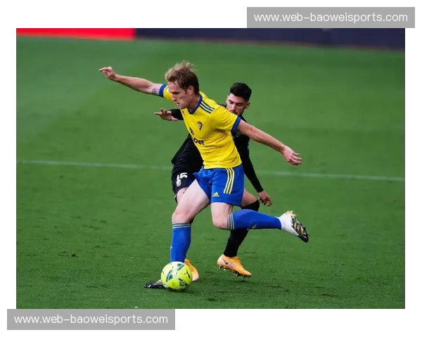 B组积分榜日本暂居榜首 中日韩台四队混战出线悬念持续 B组积分榜日本暂居榜首 中日韩台四队混战出线悬念持续